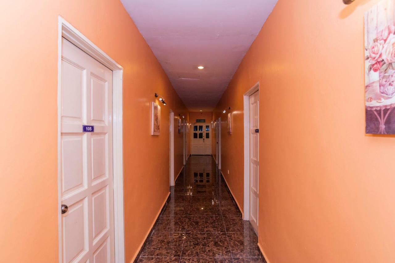Oyo 1228 R & R Motel Johor Bahru Zewnętrze zdjęcie